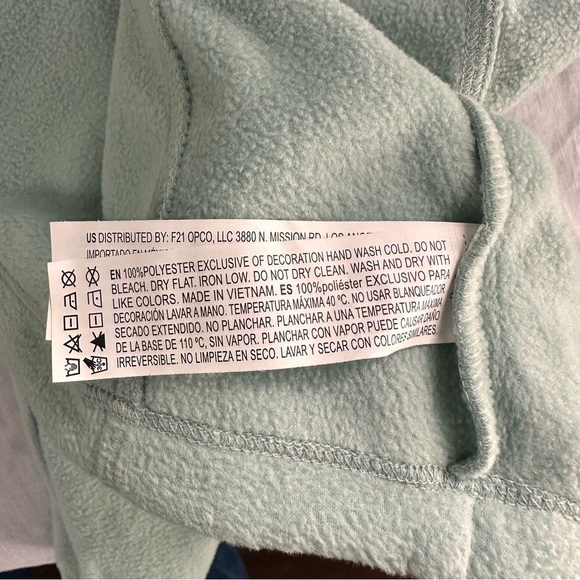 Athleisure Pantone x Forever 21 Sage Green Cropped Pullover | Size L | NWT - Picture 5 of 8